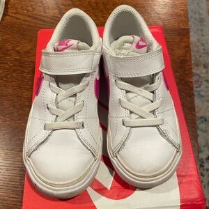 Nike Court Legacy Sneaker - Kids/ Toddler Fuchsia/White size 9